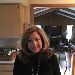 Meet your Posher, Pamela l